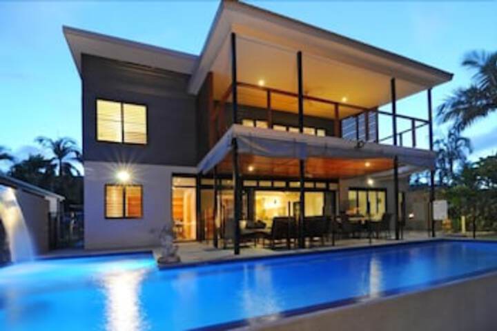 Bramston Beach QLD Accommodation Whitsundays