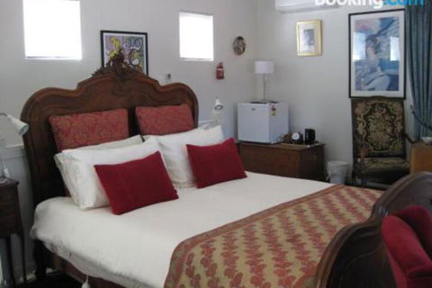 Three Chimneys Bed & Breakfast Boutique Guest House - Accommodation Whitsundays 6