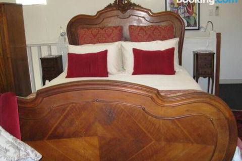 Three Chimneys Bed & Breakfast Boutique Guest House - Accommodation Whitsundays 5