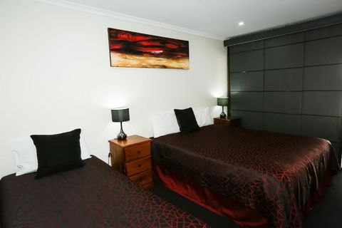 Amber Lodge Motel - Accommodation Whitsundays 1