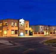 May Park Executive Apartments - Accommodation Whitsundays