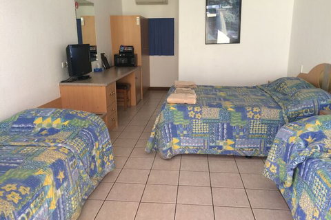Paraway Motel - Accommodation Whitsundays 4