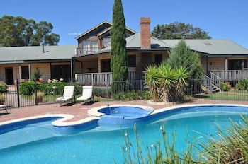 The George At Yering - Accommodation Whitsundays 1