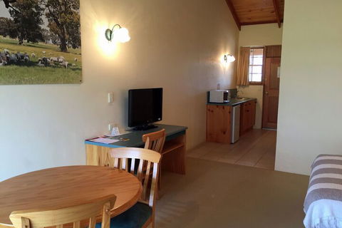 Coonawarra Units - Accommodation Whitsundays 3