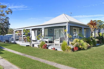 Huskisson Holiday Motel Cabins - Accommodation Whitsundays 0