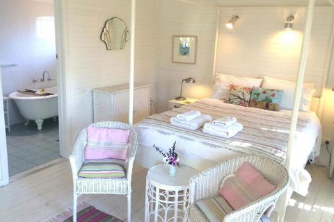 Huskisson Bed & Breakfast - Accommodation Whitsundays 2