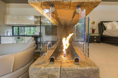 The Feathered Nest - Wildlife Retreat - Accommodation Whitsundays 1