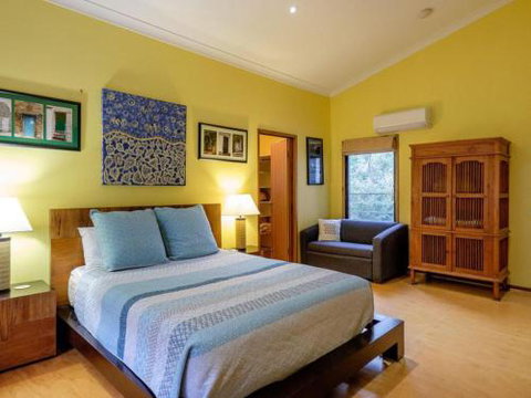 Five Bimba (Tractor House) - Accommodation Whitsundays 0