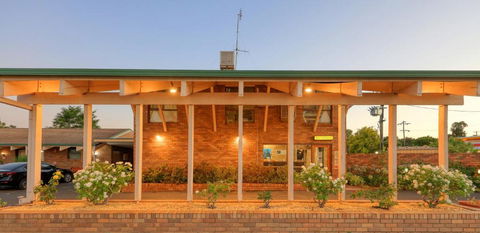 All Travellers Motor Inn - Accommodation Whitsundays 2