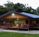 Coconut Beach House - Accommodation Whitsundays