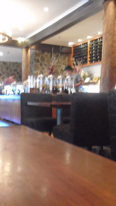 Highland Restaurant - Accommodation Whitsundays 4
