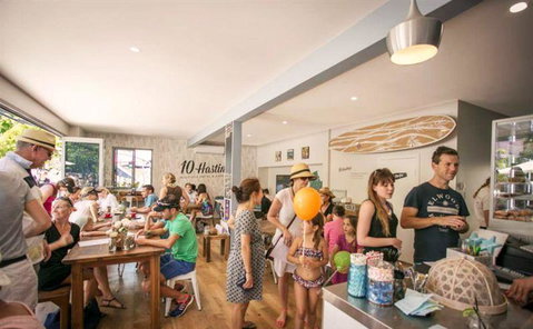 10 Hastings Street Cafe - Accommodation Whitsundays 11