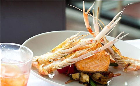 Harbourfront Restaurant - Accommodation Whitsundays 11