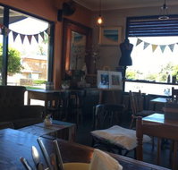 Two Birds Gallery Cafe - Accommodation Whitsundays