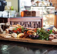 Uneke Lounge - Accommodation Whitsundays