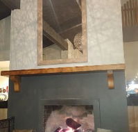 One Tree Hill Hotel - Accommodation Whitsundays
