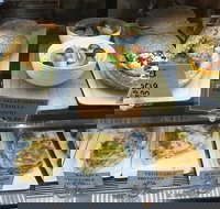 Ducky in the Field - Accommodation Whitsundays