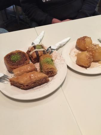 Nikos Cakes - Accommodation Whitsundays 0