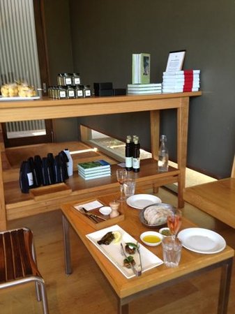 Foxeys Hangout - Accommodation Whitsundays 0