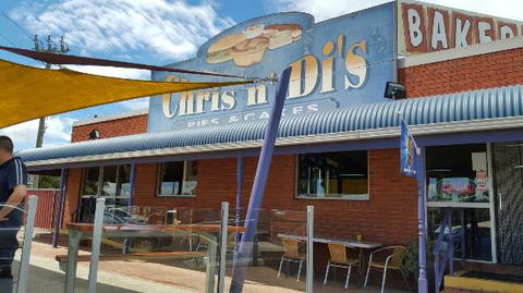 Chris â€˜nâ€™ Diâ€™s Pies And Cakes - Accommodation Whitsundays 0