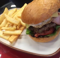 Drouin PizzaBurger Lounge - Accommodation Whitsundays