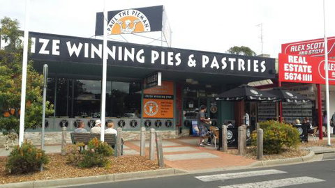 Paul The Pieman Bakery Cafe - Accommodation Whitsundays 0