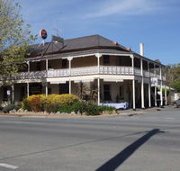 Seven Creeks Hotel - Accommodation Whitsundays