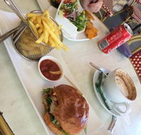 Supreme Bar and Restaurant - Accommodation Whitsundays