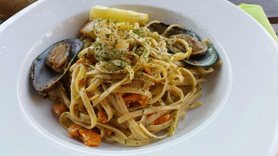 Daltons Bridge VIC Accommodation Whitsundays