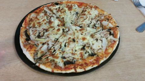 Lee's Pizza & Take Away - Accommodation Whitsundays 0