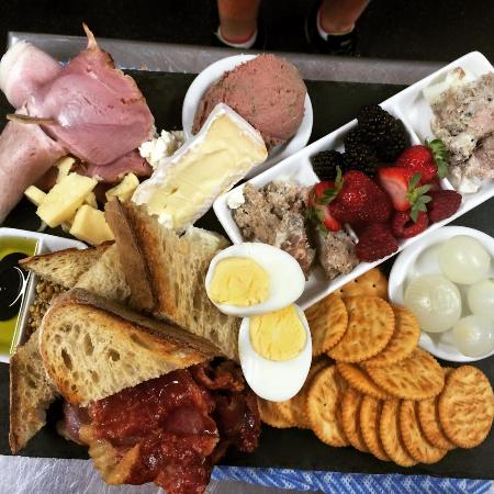 Canvas, Coffee & Providore - Accommodation Whitsundays 0