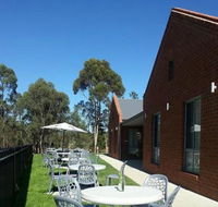 Farmers Arms Hotel - Accommodation Whitsundays