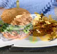 Wallace Pub - Accommodation Whitsundays