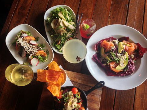 465 The Avenue - Bar & Kitchen - Accommodation Whitsundays 0