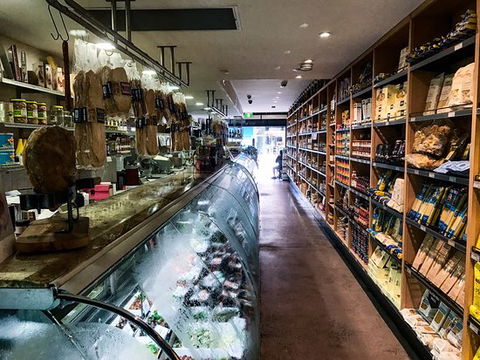 Arena's Deli Cafe E Cucina - Accommodation Whitsundays 0