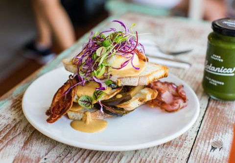 Cool Mac Cafe - Accommodation Whitsundays 0