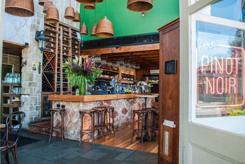 Firefly Bar & Dining - Accommodation Whitsundays 0