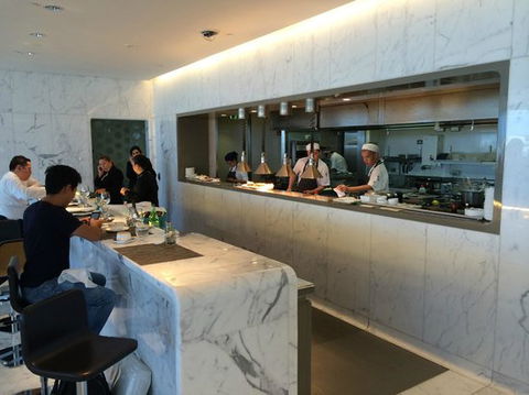 Qantas International First Lounge - Accommodation Whitsundays 0