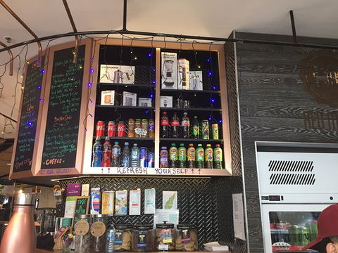 Red Mango Cafe & Patisserie - Accommodation Whitsundays 0