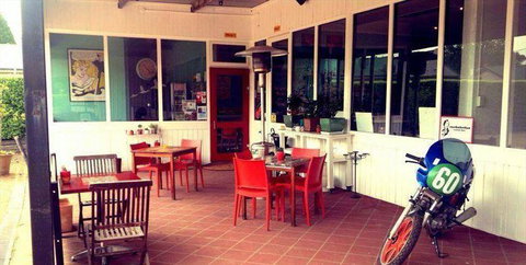 Rockabellas Roadside Diner - Accommodation Whitsundays 6