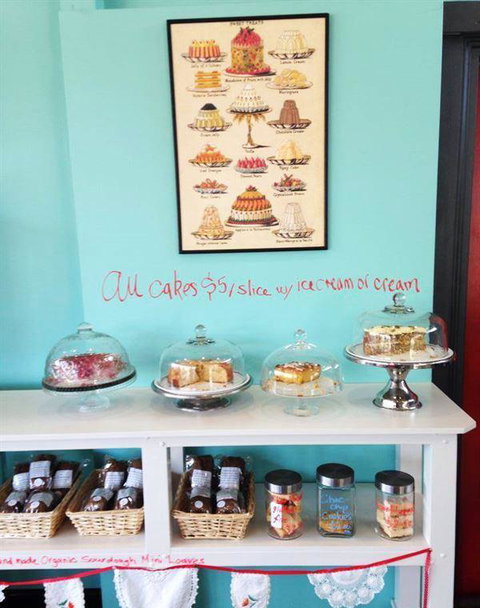 Rockabellas Roadside Diner - Accommodation Whitsundays 8