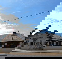 Black Swan Hotel - Accommodation Whitsundays