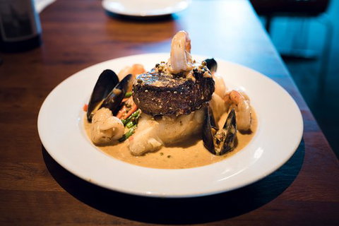Michael's Family Restaurant - Accommodation Whitsundays 0