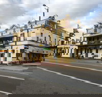 Horse and Jockey Hotel - Accommodation Whitsundays