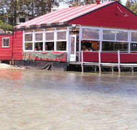 Quarterdeck - Accommodation Whitsundays