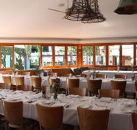 The Entrance Hotel - Accommodation Whitsundays