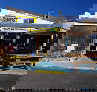 Finny's By The Wharf - Accommodation Whitsundays