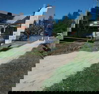 Hunky Chunky Pie's and Bakehouse - Accommodation Whitsundays