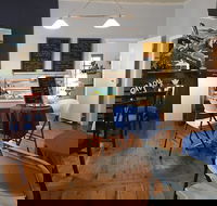 Jayes Gallery and Cafe - Accommodation Whitsundays