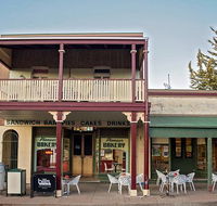 Molong Bakery cafe - Accommodation Whitsundays